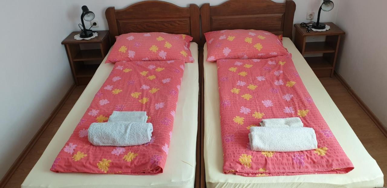 Apartments Stojanovic Ražanac エクステリア 写真